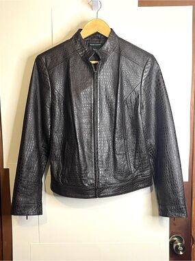 Valerie Stevens Women’s (VTG M/Fits XS) Brown Embossed Genuine Leather Jacket